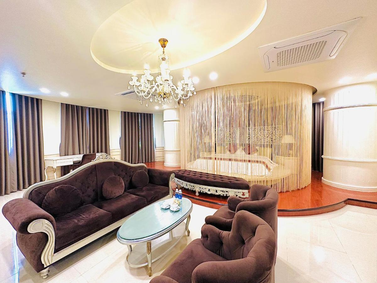 Viet Uc Hotel Ben Tre Buitenkant foto