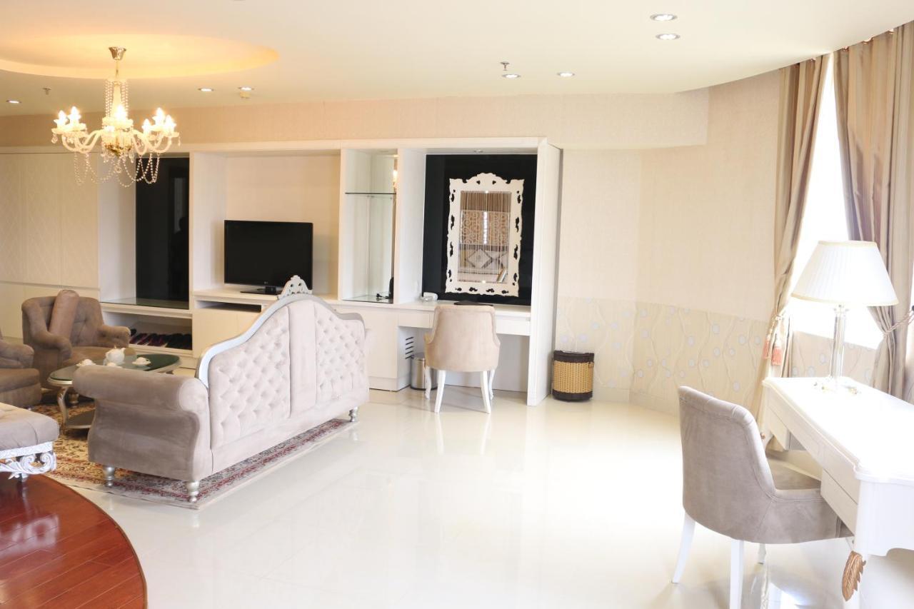 Viet Uc Hotel Ben Tre Buitenkant foto